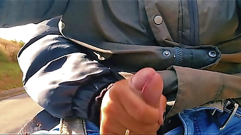 HOTWIFE Safada banged one on the road until she came!!! WE ALMOST GOT CAUGHT / Naughty HOTWIFE jerked off on the road until she cum!! WE ALMOST GOT CAUGHT.